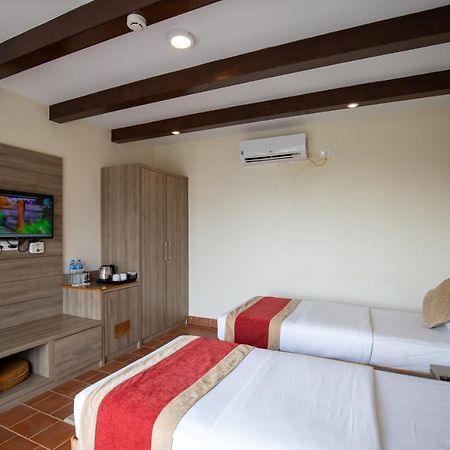 Gateway Himalaya Resort Ghanpokhara Buitenkant foto