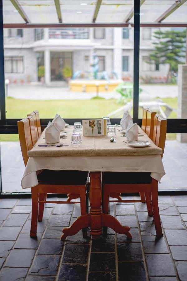 Gateway Himalaya Resort Ghanpokhara Buitenkant foto
